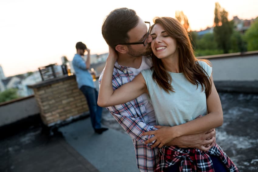 Die Rolle von Freundschaft beim Aufbau romantischer Beziehungen